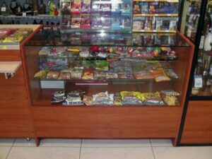 Продам торговые витрины б/у в Тольятти фото